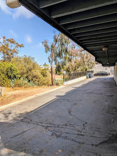 4950 Lantana Dr, San Diego CA: https://media.crmls.org/mediaz/49ea21fc-bee9-4a62-9c0e-435e976f80d5.jpg