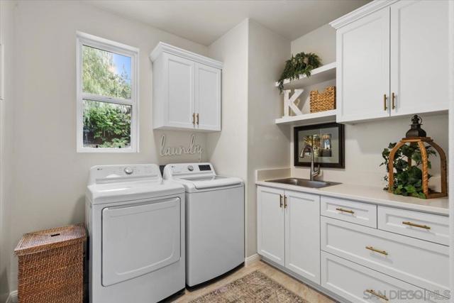 3180 Ridgeline Place, Escondido CA: https://media.crmls.org/mediaz/49ea9e4e-2534-45a7-bb57-d58eec9763e9.jpg