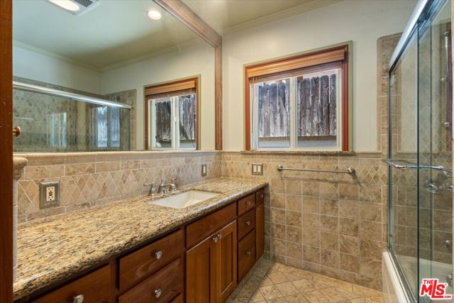 4385 Camellia Avenue, Studio City CA: https://media.crmls.org/mediaz/49eb179e-0313-4c0f-9be7-c922e1484545.jpg