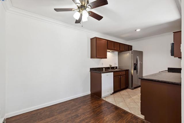 100 Kinross Drive, Walnut Creek CA: https://media.crmls.org/mediaz/49eb9e46-66e9-45f5-89bf-475838367d20.jpg