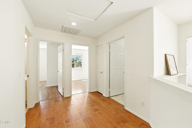 1529 La Verada Court, Camarillo CA: https://media.crmls.org/mediaz/49ec3b99-f640-43ba-b9a8-282847ff833e.jpg