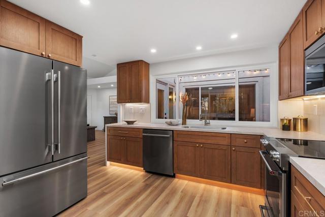 Detail Gallery Image 10 of 41 For 5085 Siros Way, Oceanside,  CA 92056 - 2 Beds | 2 Baths