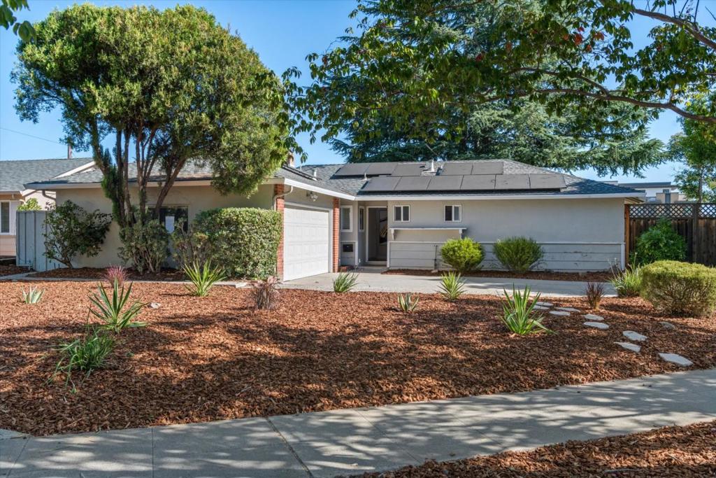 100 Highland Oaks Drive