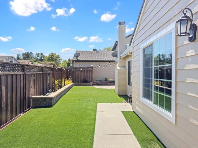 1616 Brentwood Lane, Gilroy CA: https://media.crmls.org/mediaz/49ede02c-3959-4bcd-a4bf-e8ae6839f558.jpg
