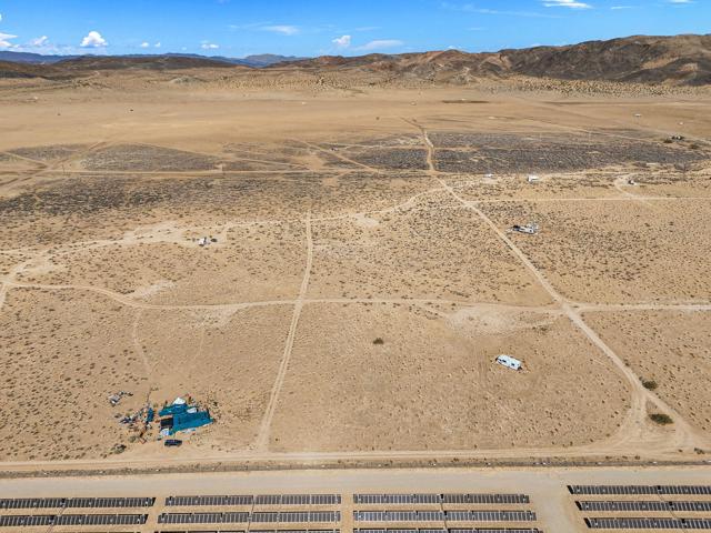 0 Sun Mesa Road, Joshua Tree CA: https://media.crmls.org/mediaz/49ee7e90-80f6-4765-9d51-2d0c18af1673.jpg
