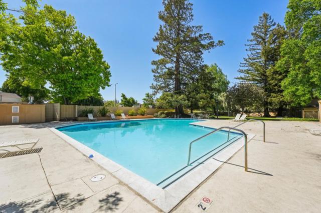 125 Connemara Way, Sunnyvale CA: https://media.crmls.org/mediaz/49ee95a3-fe63-4eaa-b89e-7aba94b585e3.jpg