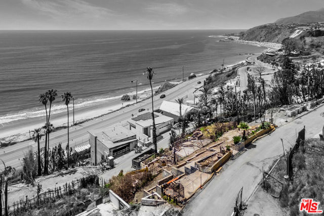 17810 Castellammare Drive, Pacific Palisades CA: https://media.crmls.org/mediaz/49efc3fe-7b43-4741-a261-66213cd9fdac.jpg
