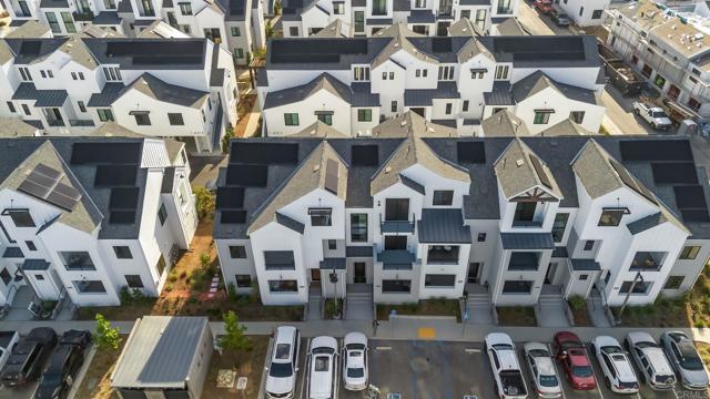 1400 Anacona Place, Encinitas CA: https://media.crmls.org/mediaz/49f04276-c6ec-4591-86ba-e51094060228.jpg