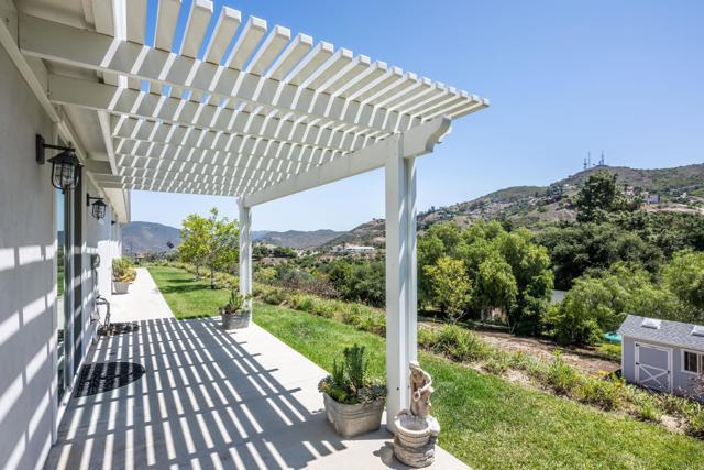1309 Sunny Heights Road, Fallbrook CA: https://media.crmls.org/mediaz/49f04c16-6467-4175-b977-ac40597d57ab.jpg