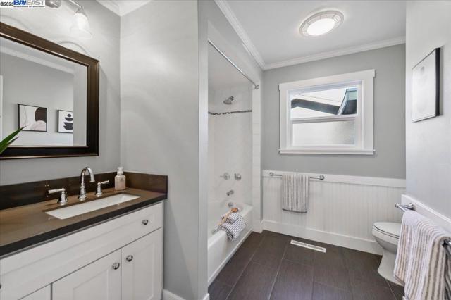 103 Baldwin Dr, Danville CA: https://media.crmls.org/mediaz/49f0aabf-ed43-4ccc-8aa0-56bc919db033.jpg