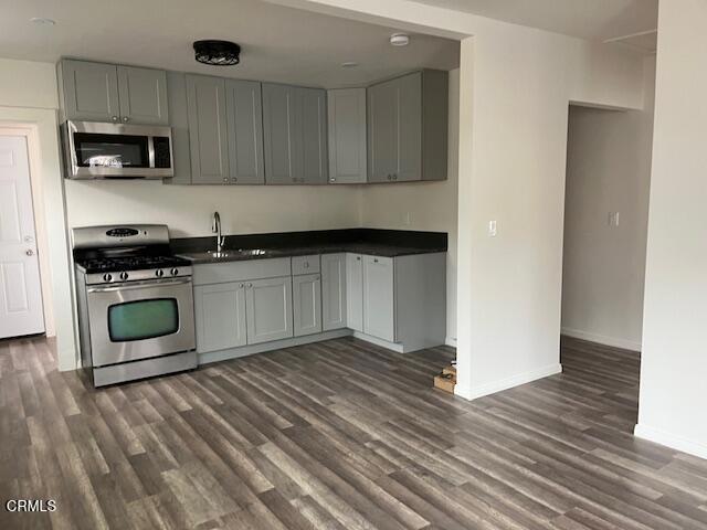 Detail Gallery Image 3 of 16 For 10029 Marcus Ave, Tujunga,  CA 91042 - 2 Beds | 1 Baths