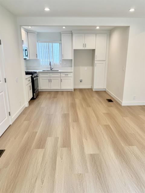 Detail Gallery Image 1 of 9 For 1235 N Brand Bld #5,  Glendale,  CA 91202 - 1 Beds | 1 Baths