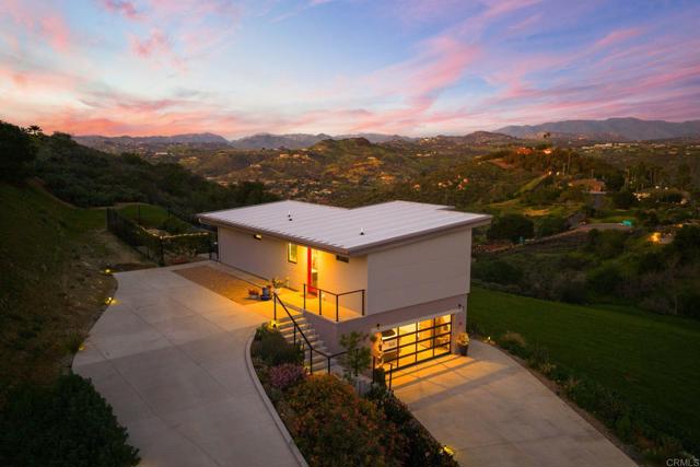 Detail Gallery Image 3 of 75 For 6937 Kellyn Ln, Vista,  CA 92084 - 4 Beds | 4/1 Baths