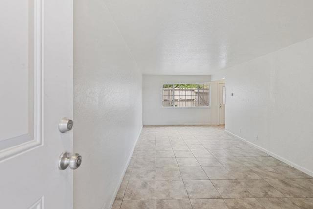 918 Acosta Plaza, Salinas CA: https://media.crmls.org/mediaz/49f26c1e-4512-4ac4-a125-a64d91464b98.jpg