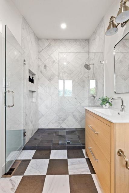 522 Summit Drive, Redwood City CA: https://media.crmls.org/mediaz/49f2e20e-abc8-49b6-afbe-8fb7b42e145b.jpg