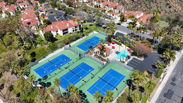 3116 Vista Bonita, Carlsbad CA: https://media.crmls.org/mediaz/49f3100f-e44d-4883-848d-15451e999386.jpg