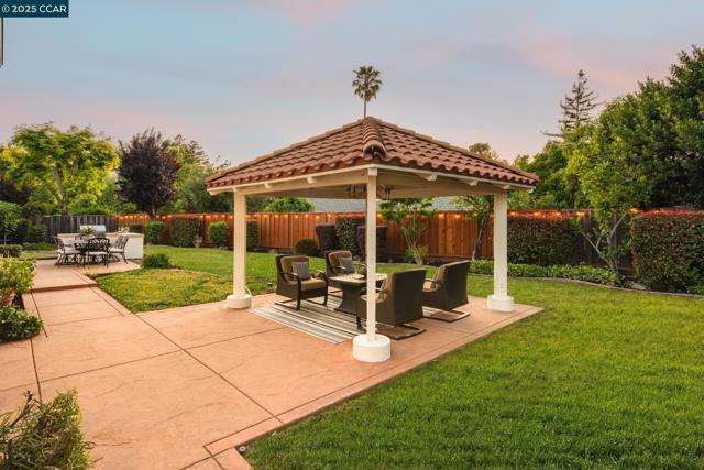 46 Saint Mark Ct, Danville CA: https://media.crmls.org/mediaz/49f33c22-8a9b-497c-9504-8746926fd582.jpg