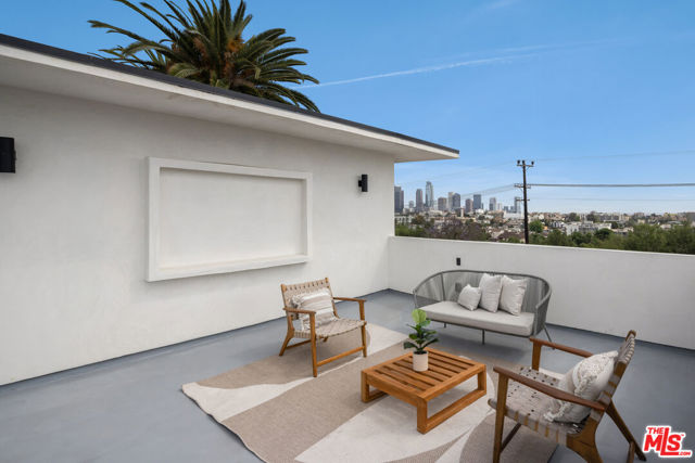 2005 Bellevue Avenue, Los Angeles CA: https://media.crmls.org/mediaz/49f3652c-1af7-4b36-9279-f7a685c7f883.jpg