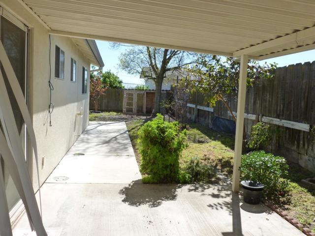 460 SE Jeremy Court, Oakdale CA: https://media.crmls.org/mediaz/49f3fa3e-9723-4384-ae1f-ab1cfda2b48c.jpg