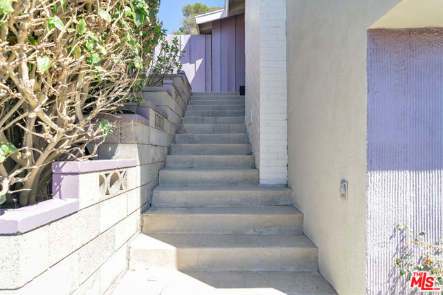 8330 ZITOLA Terrace photo 5