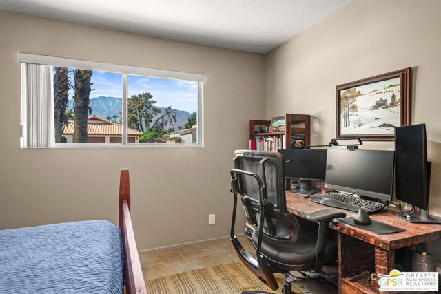 2072 S Bobolink Lane, Palm Springs, CA 92264
