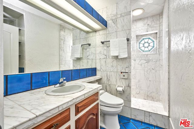 424 N Arden Boulevard, Los Angeles CA: https://media.crmls.org/mediaz/49f4cabc-ef78-46af-9963-6daaddf647a6.jpg