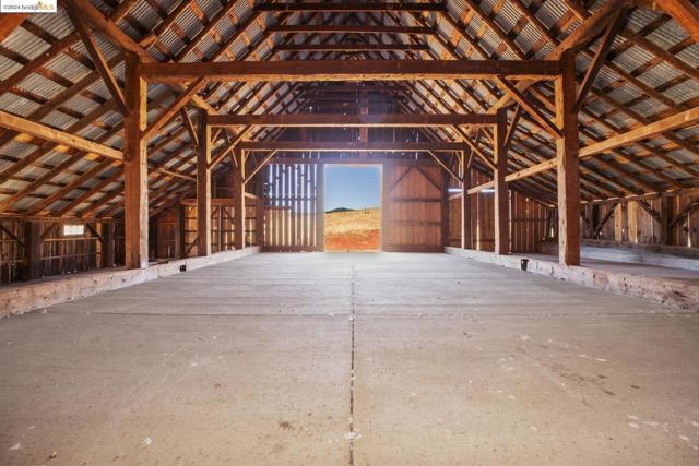 10488 Converse RD, Coulterville CA: https://media.crmls.org/mediaz/49f4df20-f6b6-48fe-beea-0a20d28e01ad.jpg