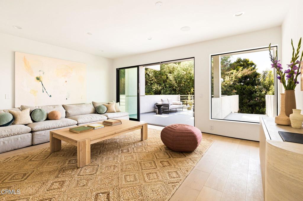 11210 Briarcliff LaneStudio City img 2