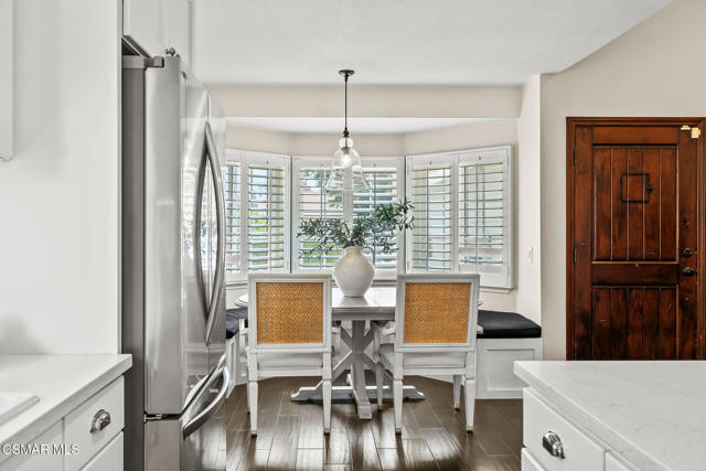 4570 N Vistapark Drive, Moorpark CA: https://media.crmls.org/mediaz/49f531a3-e801-4ac7-8d67-5ebc121b08b1.jpg
