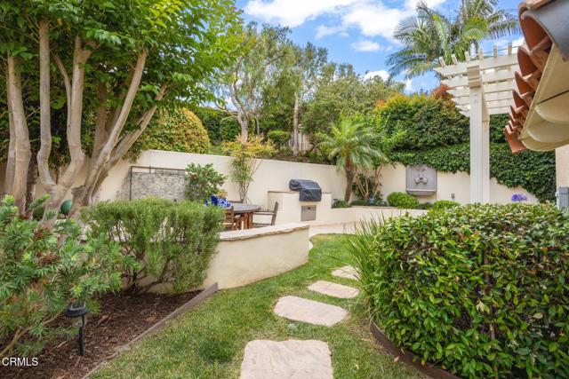 985 Corte Augusta, Camarillo CA: https://media.crmls.org/mediaz/49f54d81-4053-45c1-a1e4-79108e84b211.jpg