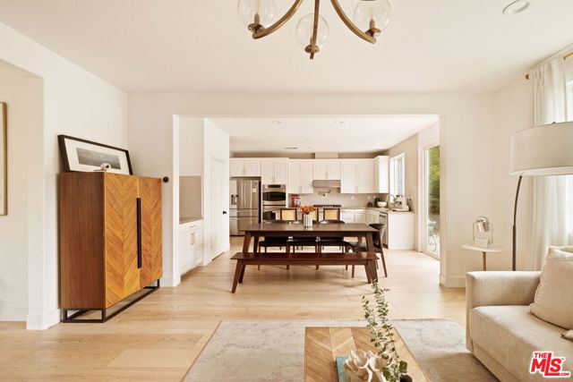 24229 La Montura Drive, Valencia CA: https://media.crmls.org/mediaz/49f59867-e719-46d9-945a-11d0d091acd8.jpg