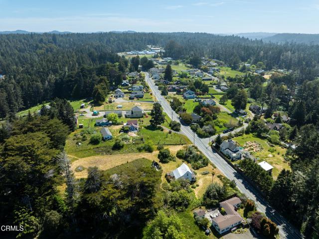 Detail Gallery Image 8 of 10 For 44600 Little Lake Rd, Mendocino,  CA 95460 - 3 Beds | 1 Baths