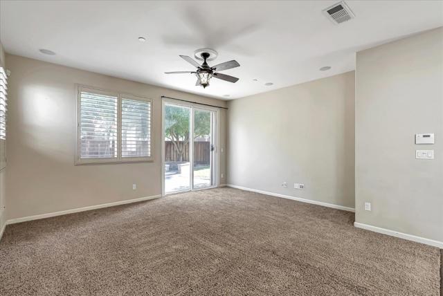 165 W Questa Trail, Tracy CA: https://media.crmls.org/mediaz/49f6bade-645b-4d16-9129-7c97492da619.jpg