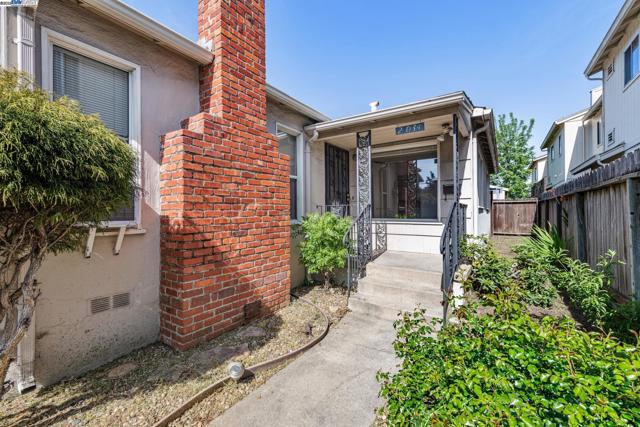 21032 Baker Rd, Castro Valley CA: https://media.crmls.org/mediaz/49f74023-aed2-4394-8b7f-369096e984c3.jpg