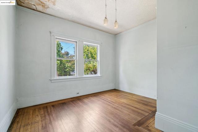1239 Carleton St, Berkeley CA: https://media.crmls.org/mediaz/49f75d29-4064-4f9a-ae0a-52e22438180a.jpg