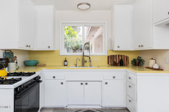 Detail Gallery Image 15 of 29 For 3663 Roderick Rd, Los Angeles,  CA 90065 - 3 Beds | 2 Baths