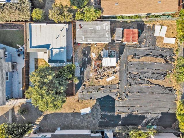 2140 W Avenue 134Th, San Leandro CA: https://media.crmls.org/mediaz/49f76999-e7d9-410d-bf79-e59869e72542.jpg