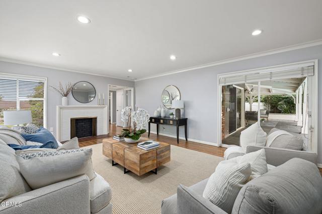 1915 Canyon Close Road, Pasadena CA: https://media.crmls.org/mediaz/49f84fec-ca4e-4292-888c-91d68f1665dd.jpg