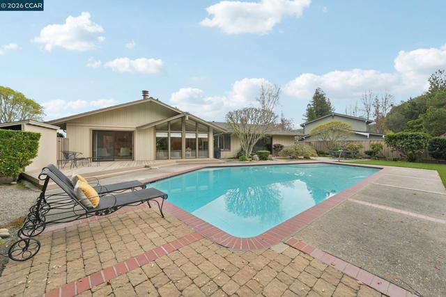 Image 35 of 44 For 34 Sherwood Ct