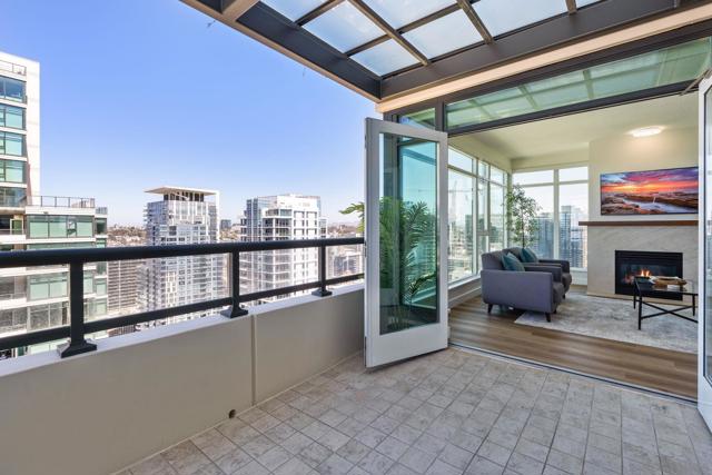 1199 Pacific Hwy, San Diego CA: https://media.crmls.org/mediaz/49f8b3a5-5c77-42cb-b259-8617971c6928.jpg