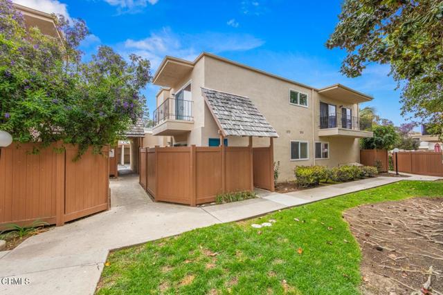138 S Bryn Mawr Street, Ventura CA: https://media.crmls.org/mediaz/49f96355-f0fb-4341-8c6f-65fbafbc3ed9.jpg