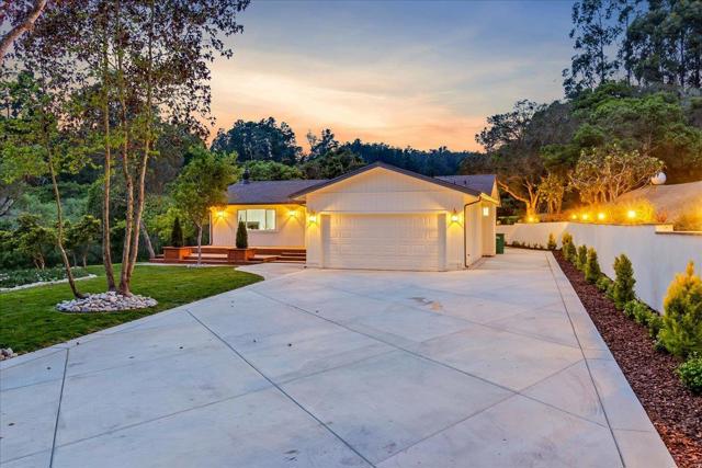 7183 Tustin Road, Salinas CA: https://media.crmls.org/mediaz/49f99f8e-8642-4ba7-b778-dc25dd205115.jpg