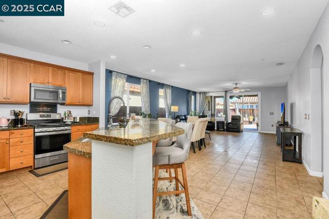 9956 Pyramid, Discovery Bay CA: https://media.crmls.org/mediaz/49fa9fbf-b2e9-4fda-8547-f61ade9d1bf7.jpg