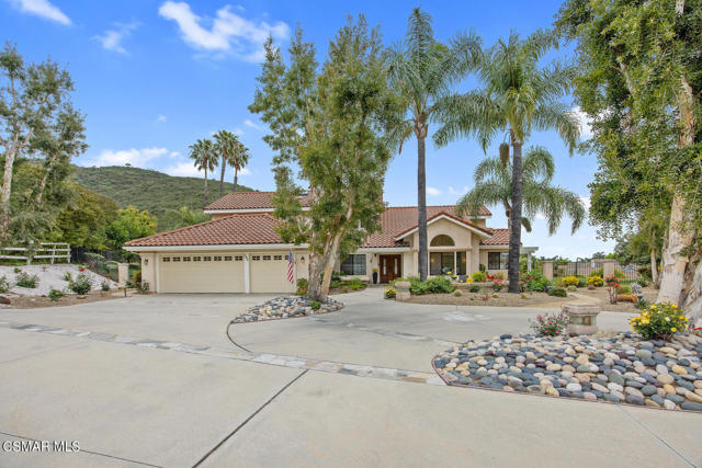 790 Spring Canyon Place, Thousand Oaks CA: https://media.crmls.org/mediaz/49facc92-33f2-4e14-961c-a70044362291.jpg