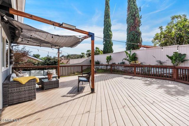1076 Calle Contento, Thousand Oaks CA: https://media.crmls.org/mediaz/49fb6155-6801-41e3-8a85-ce5cf10e3a76.jpg