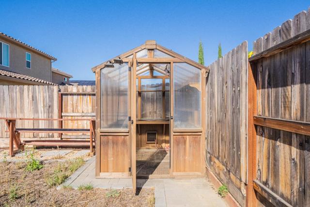 1357 Sunridge Drive, Hollister CA: https://media.crmls.org/mediaz/49fc6918-7942-4128-906e-a098f127f59c.jpg