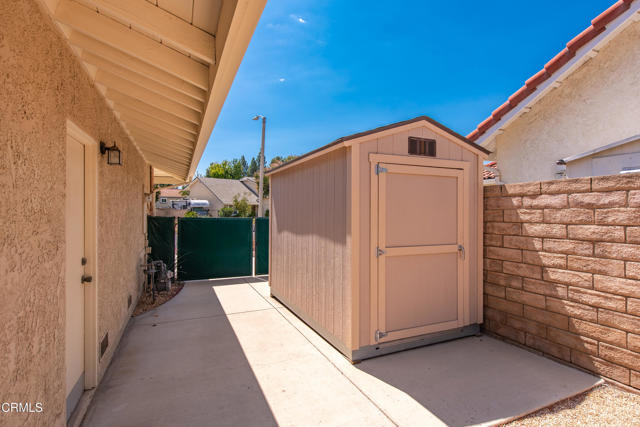 3042 Omega Avenue, Simi Valley CA: https://media.crmls.org/mediaz/49fca3a6-934c-41f9-8253-33950c28cddd.jpg