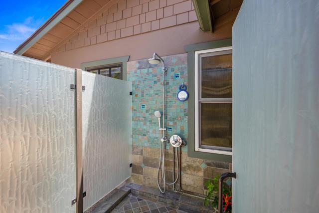 260 27Th St, Del Mar CA: https://media.crmls.org/mediaz/49fd0de0-1d6a-4f80-9253-1a894b020bb2.jpg