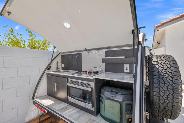 73298 Buckboard Trail Trail, Palm Desert CA: https://media.crmls.org/mediaz/49ff0e10-6efc-42e9-802d-290e2c4e8484.jpg