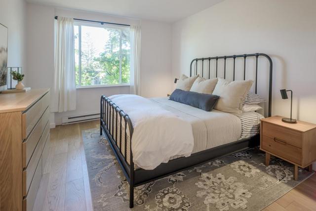 1515 Arc Way, Burlingame CA: https://media.crmls.org/mediaz/49ff6602-a04b-438f-bff2-81c356a765fc.jpg